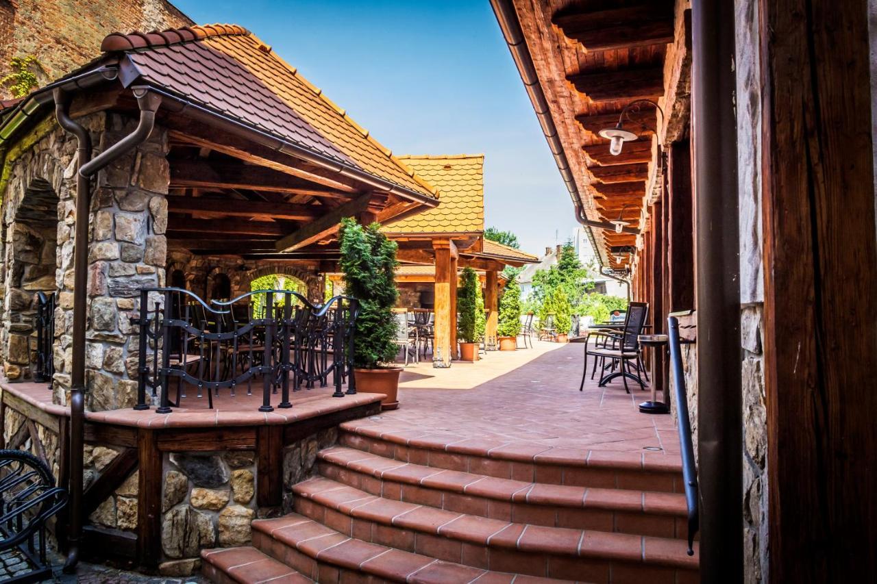 Katerain Hotel, Restaurace, Wellness Опава Экстерьер фото